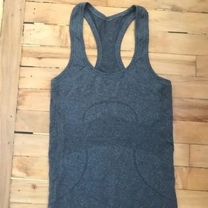 lululemon tanktop